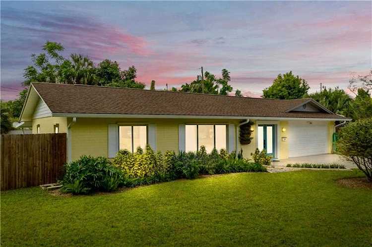 106 S Lakewood CIRCLE Maitland, FL 32751