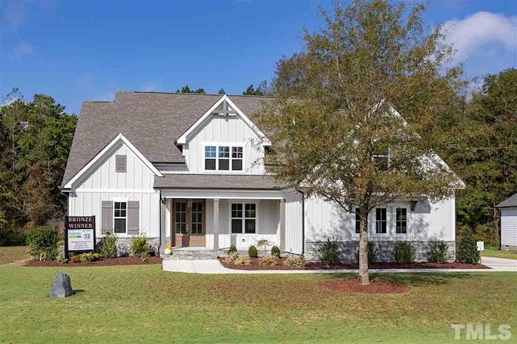 25 Paddocks Court Zebulon, NC 27597