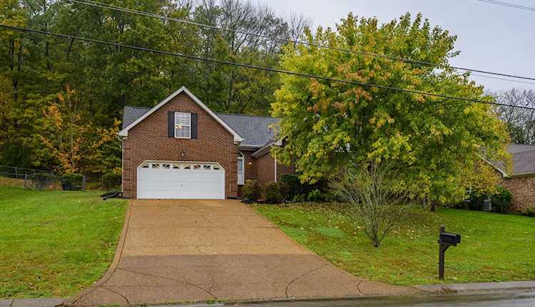 412 Spring Hill Dr Smyrna, TN 37167