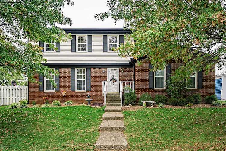 8215 Thornwood Rd Louisville, KY 40220