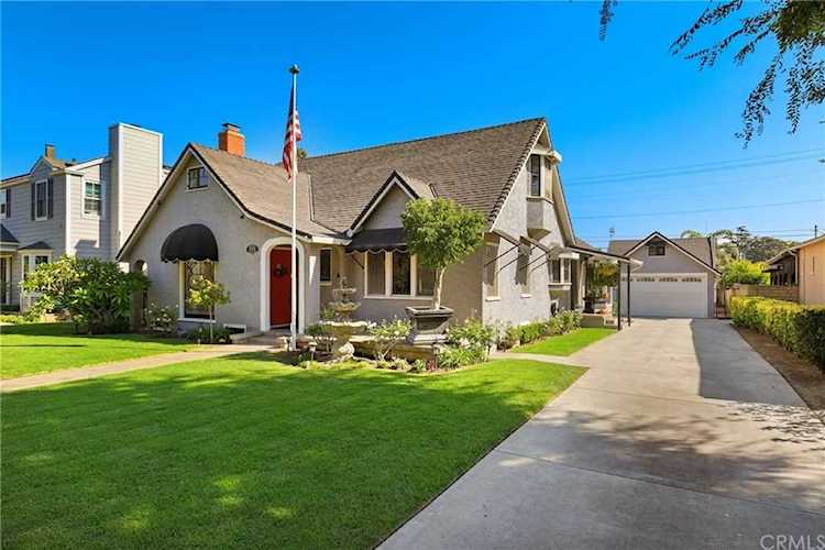 3936 Elm Avenue Long Beach, CA 90807