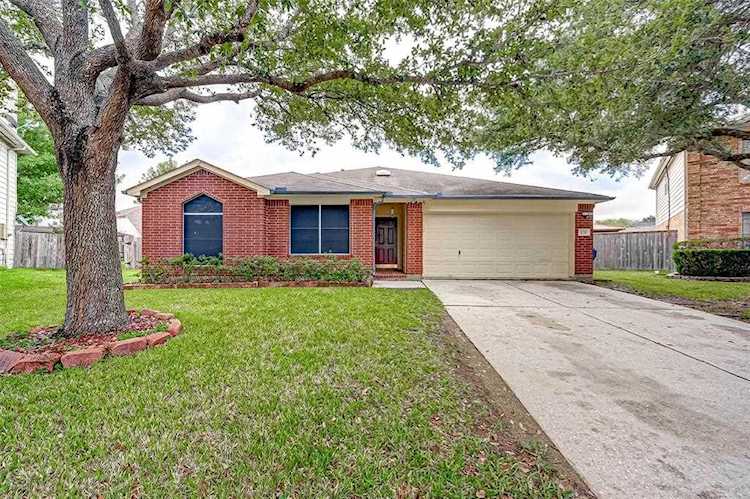 1030 Ambrosden Ln Channelview, TX 77530