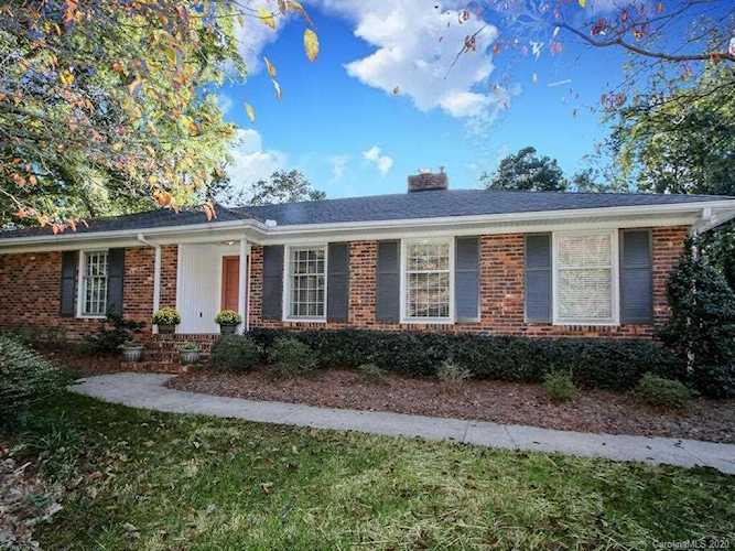 1419 Redcoat Dr Charlotte, NC 28211