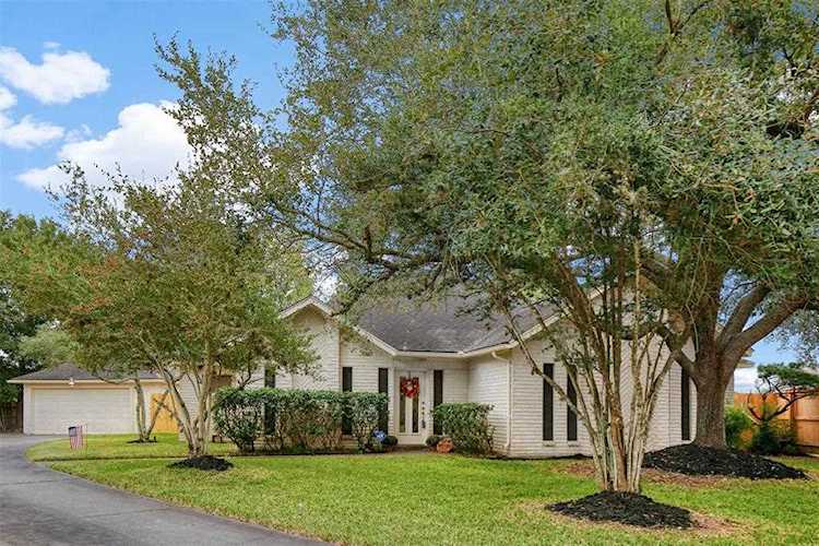 902 Sugar Mountain Ct Sugar Land, TX 77498
