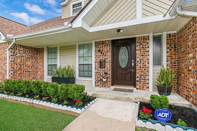 6411 Lugary Dr Houston, TX 77036