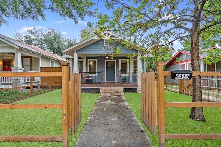 4415 Blossom St Houston, TX 77007
