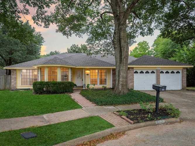 8502 Silver Fir Dr Houston, TX 77095