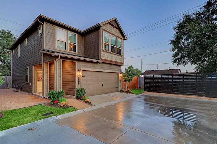 3139 Briarwood Point Place Houston, TX 77063