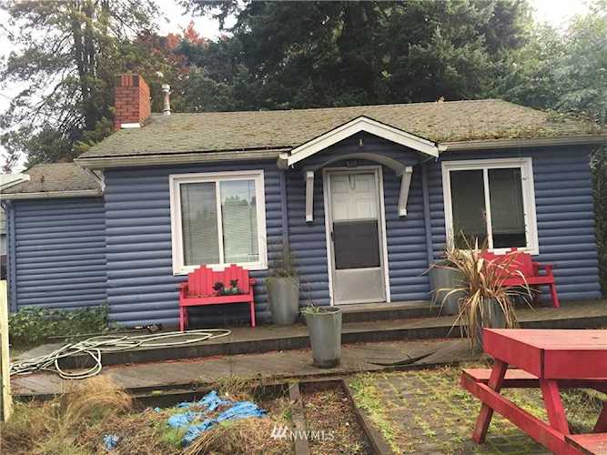 608 NE 145th St Shoreline, WA 98155
