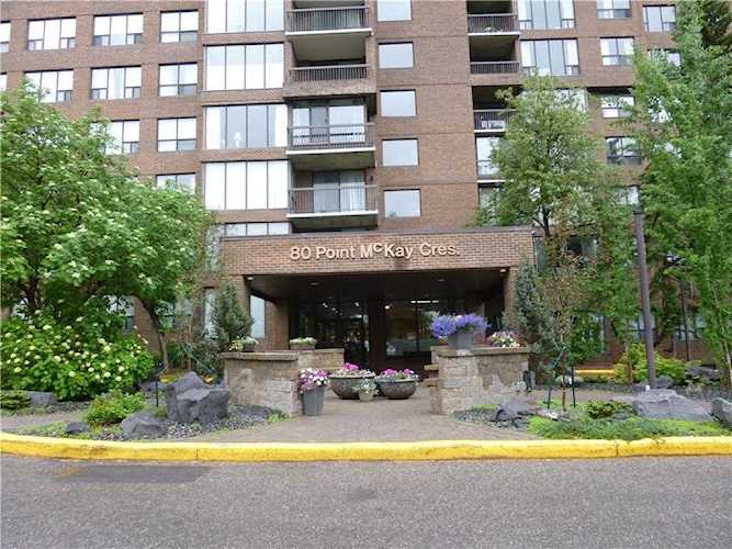 80 Point Mckay Crescent NW #802 Calgary, AB T3B 4W4