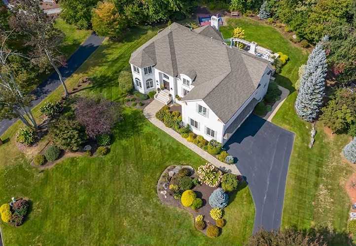 5 Ruggiero Way Andover, MA 01810