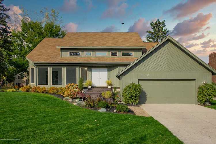 1410 Fairoaks Ct East Lansing, MI 48823