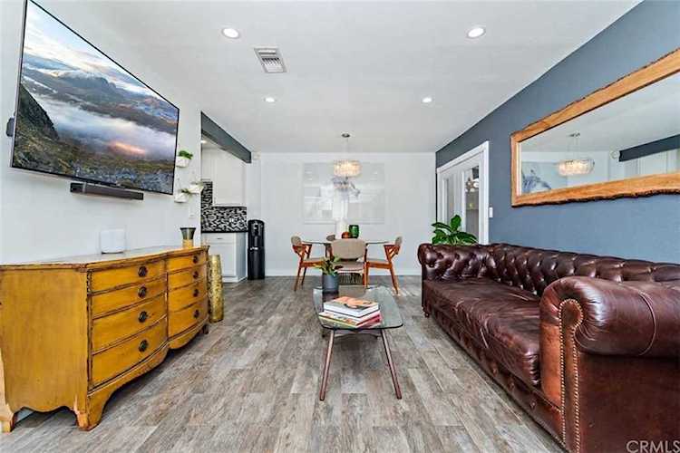 5641 E Avenida De Vinedos Anaheim Hills, CA 92807