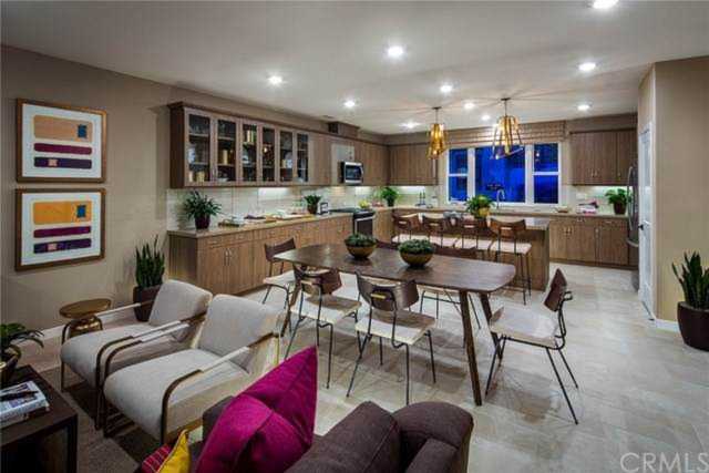 2733 Via Alta Place #2 San Diego, CA 92108