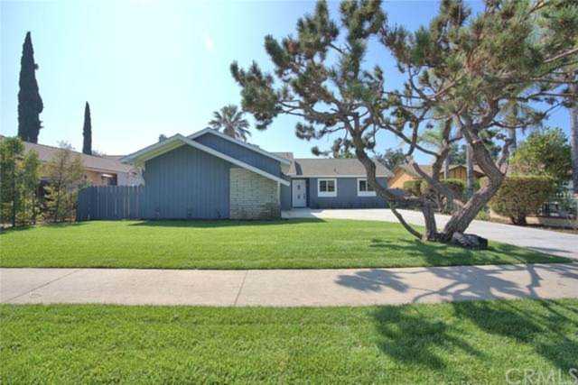 242 E Cherry Avenue Monrovia, CA 91016