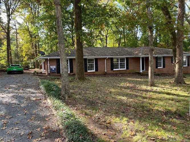 1118 Jerry Ln Matthews, NC 28105