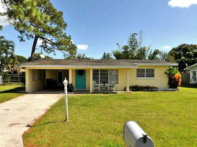 407 Willows Avenue Port Saint Lucie, FL 34952