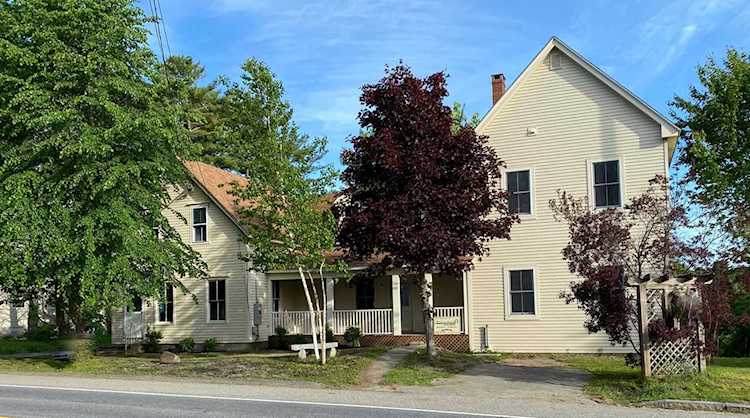 651 West St Rockport, ME 04856