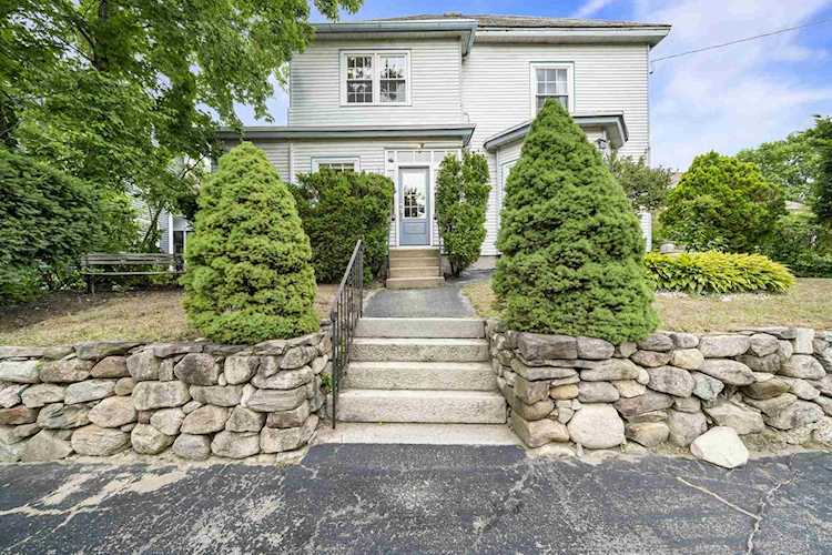 131 Russell St Manchester, NH 03104
