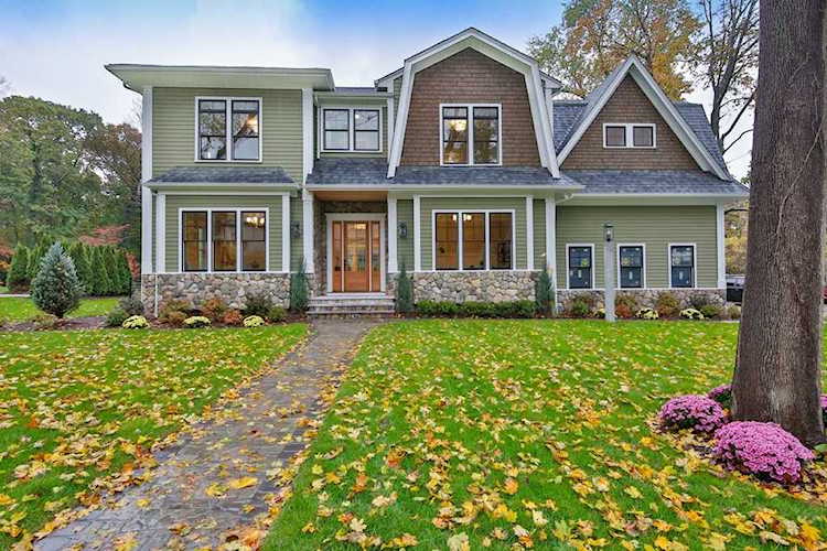 32 Eliot Rd Lexington, MA 02421