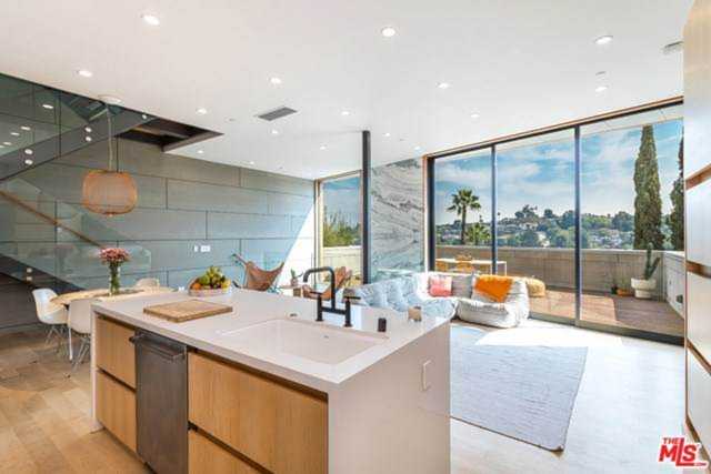 2339 Lyric Avenue Los Angeles, CA 90027
