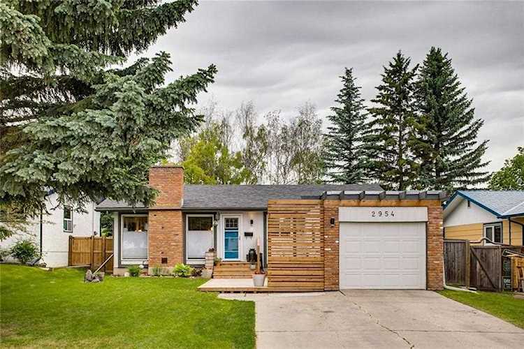 2954 Oakmoor Crescent SW Calgary, AB T2V 3Z7