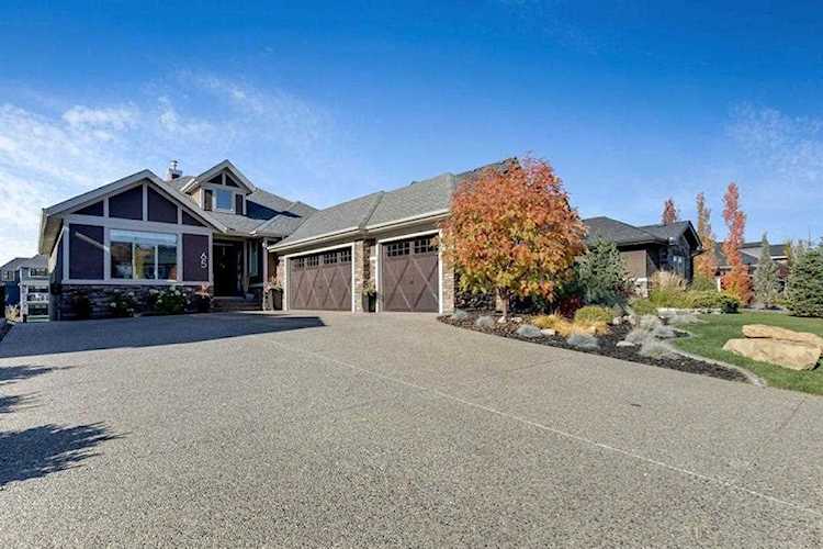 65 Cranbrook Heights SE Calgary, AB T3M 1W5