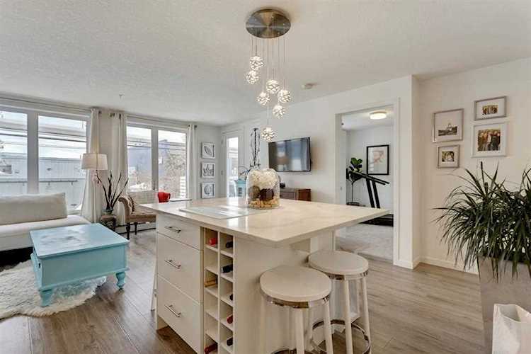 1920 11 Ave #105 Calgary, AB T3C 0N8