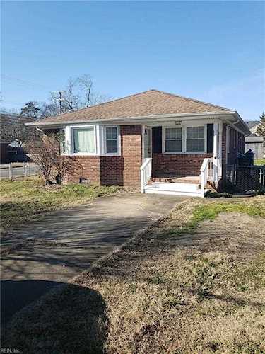 1533 Hawthorne Dr Chesapeake, VA 23325