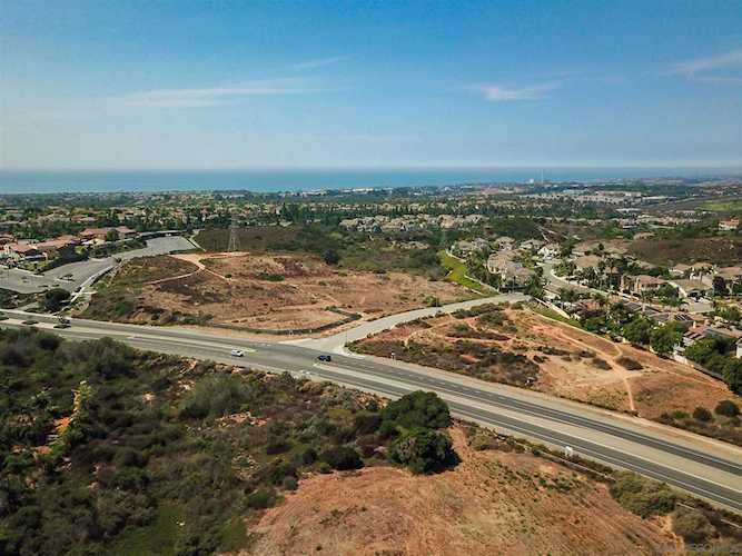 1587 Triton St #2 Carlsbad, CA 92011