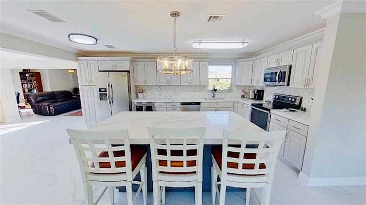 913 SE 14th Dr Deerfield Beach, FL 33441