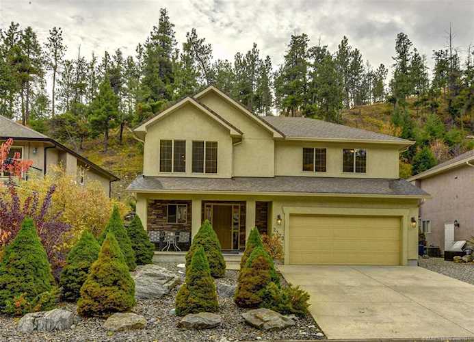 2373 Selkirk Drive Kelowna, BC V1V2R5