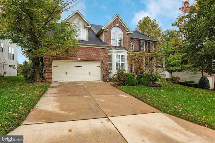 20379 Cliftons Point St Sterling, VA 20165