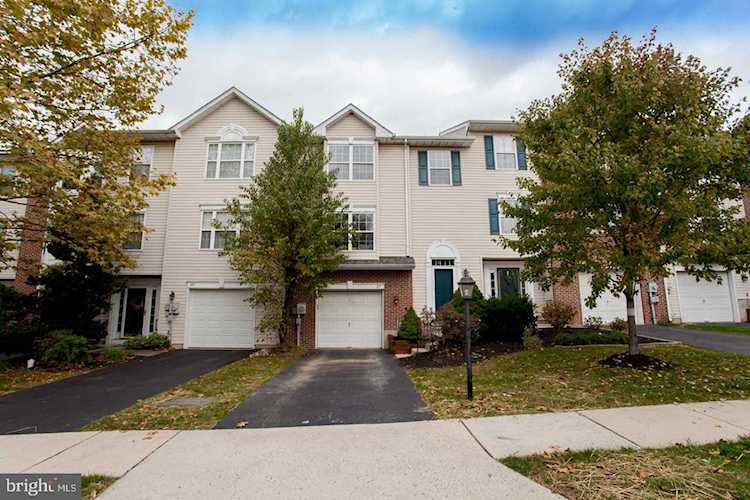 27 Hunt Club Dr Collegeville, PA 19426 | MLS PAMC668078 Photo 1