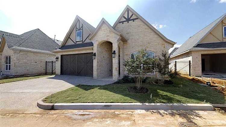 2520 Vineyard Drive Granbury, TX 76048