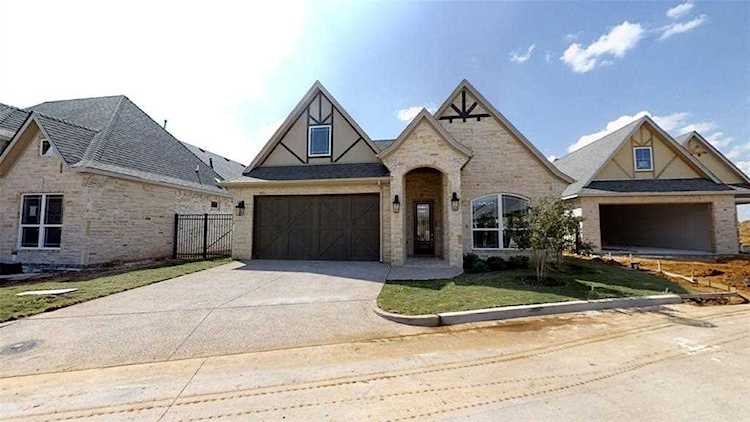 2522 Vineyard Drive Granbury, TX 76048