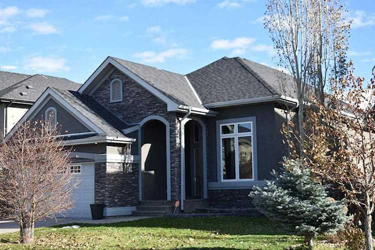 196 Cranarch Circle SE Calgary, AB T3M 0S4