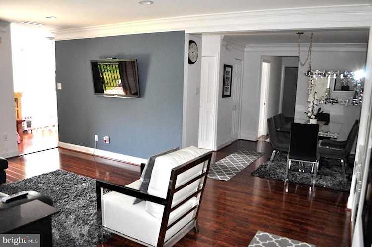 3334 Woodburn Village Dr #33 Annandale, VA 22003