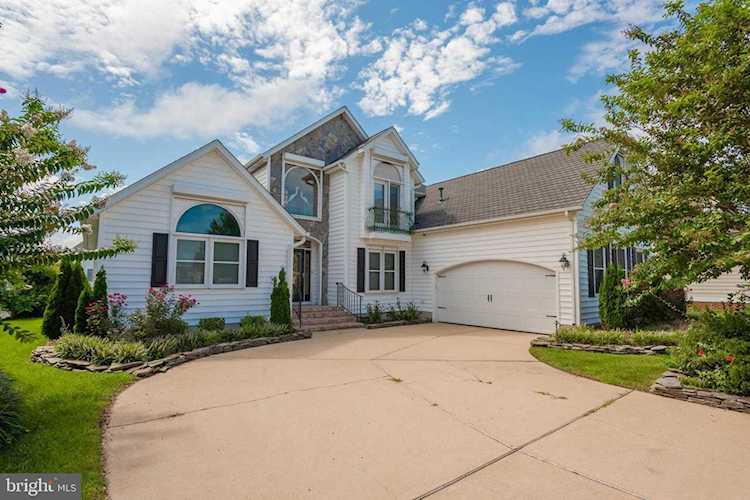 4 Leigh Dr Ocean Pines, MD 21811