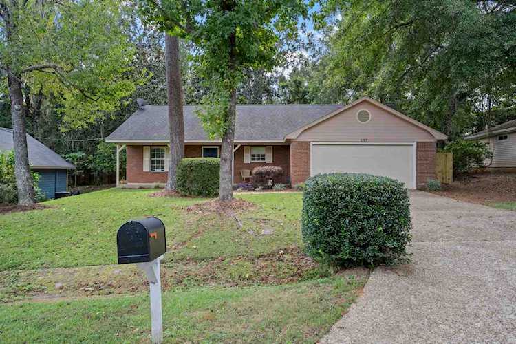 837 Stone House Rd Tallahassee, FL 32301 in Camelot Park Photo 1