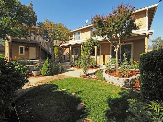 321 Moonlight Circle Cloverdale, CA 95425