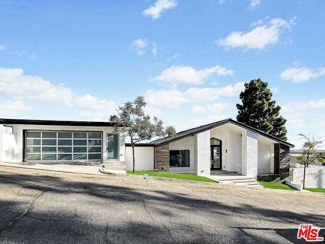 1550 Blue Jay Way Los Angeles, CA 90069