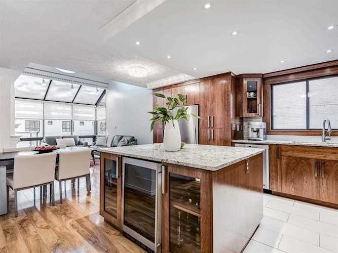 1732 9A St SW #301 Calgary, AB T2T 3E6