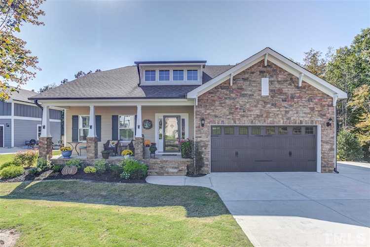 25 N Waterloo Drive Clayton, NC 27520
