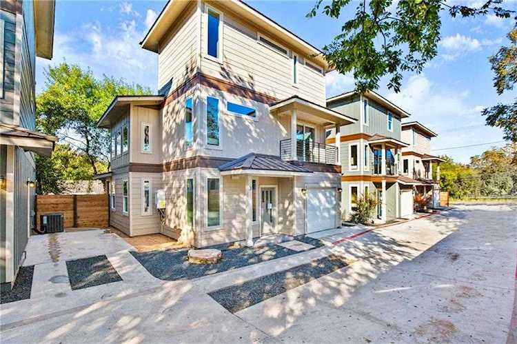 2927 E Martin Luther King BLVD #3 Austin, TX 78702