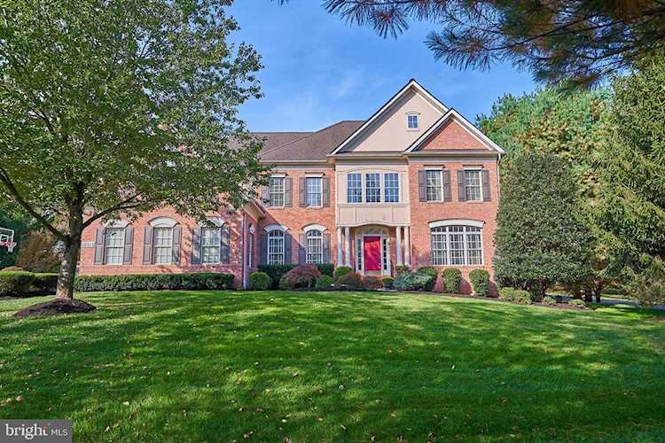 18313 Kemper Lakes Ct Leesburg, VA 20176