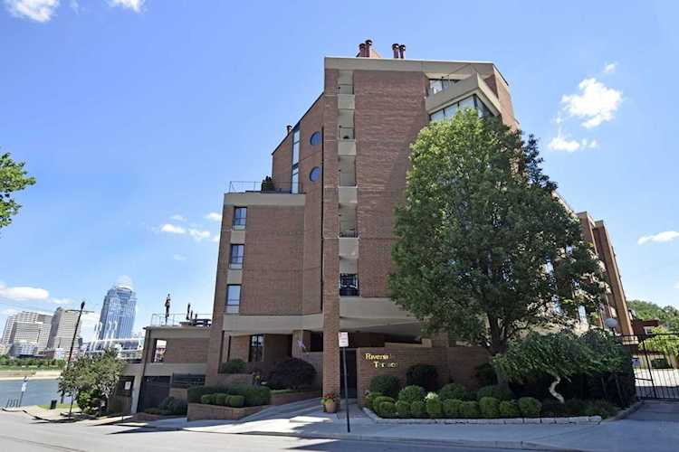 1 Riverside Place Covington, KY 41011