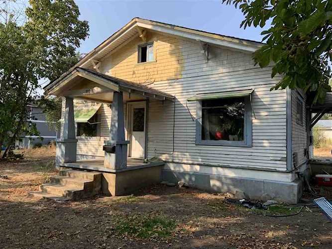 3027 E Upriver Dr Spokane, WA 99207
