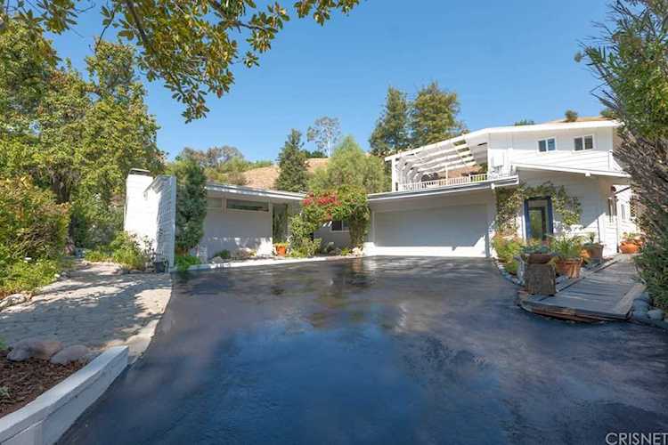 19481 Rosita Street Tarzana, CA 91356