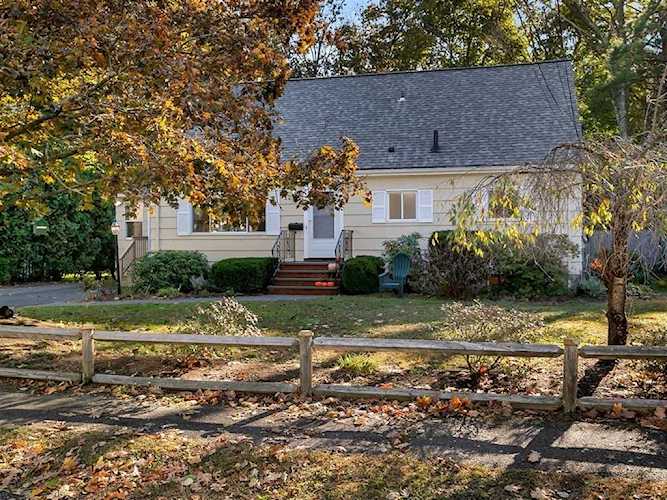 12 Evergreen Rd Needham, MA 02494